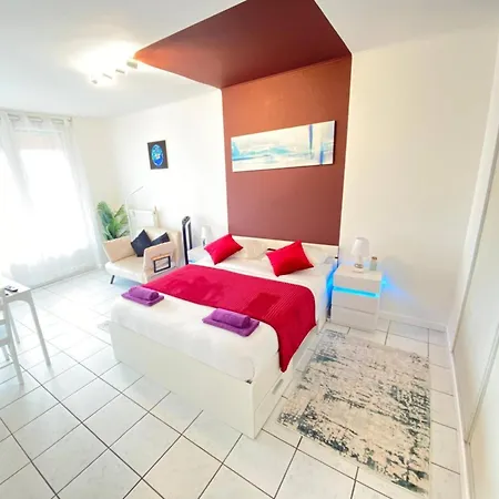 Opale Proche Bale, Gare Et Aeroport Apartment *